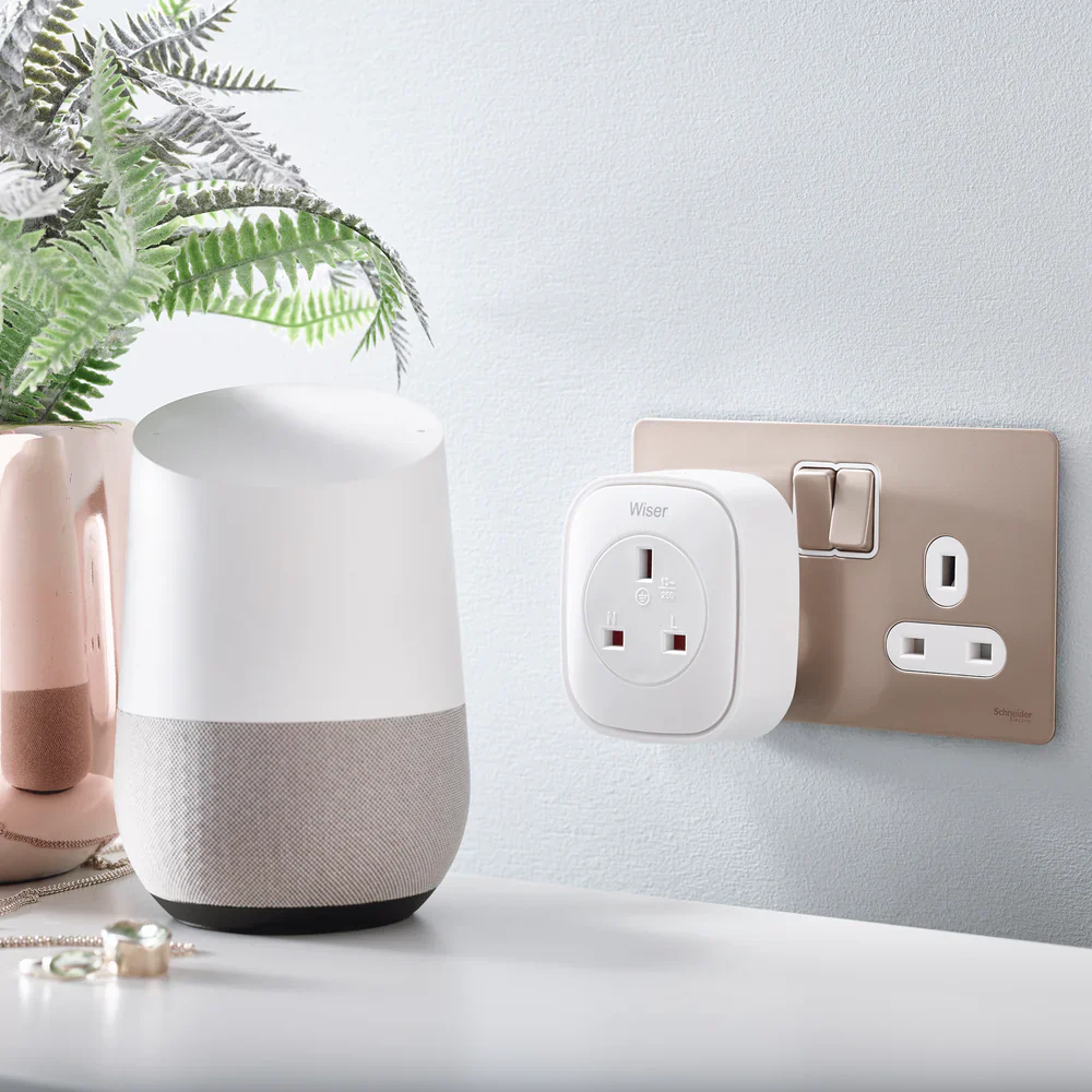 Drayton Wiser Smart Plug WB704H1A0902 | ZigBee Range Extender | App & Voice Control | Requires Wiser Hub - Image 4