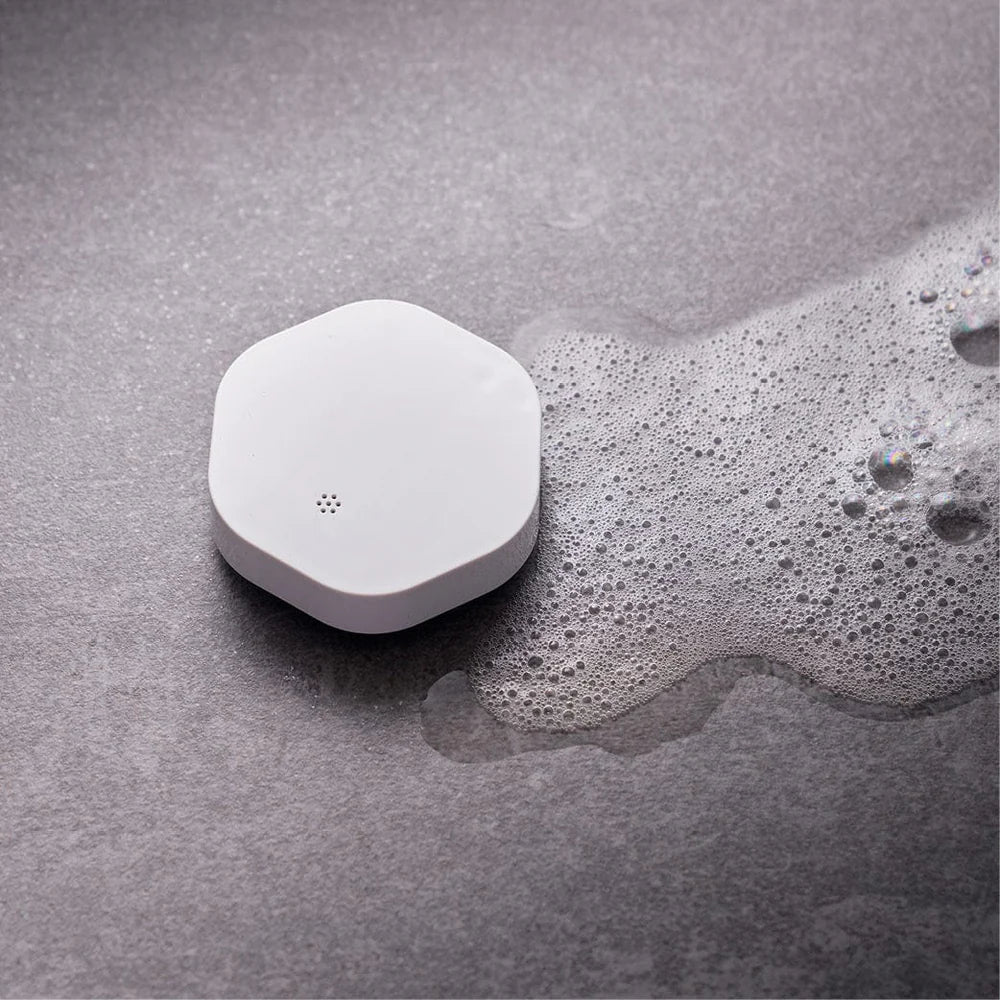 Drayton Wiser Water Leak Sensor CCT592012 | ZigBee Flood Detector | Audible Alarm | App Alerts | Wiser Smart Home