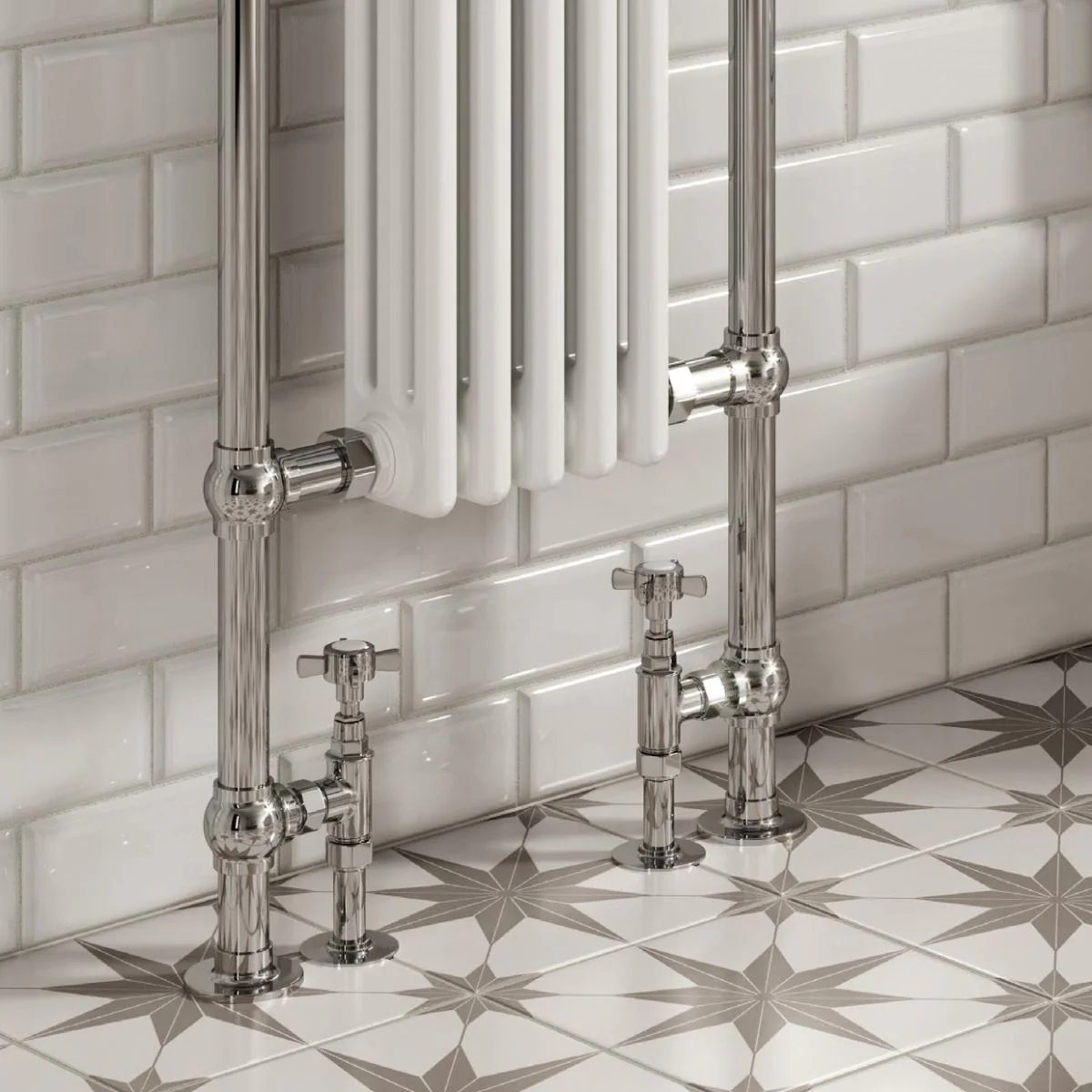 Reina Oxford RND-OXF01 Tradional Towel Radiators 538 x 960mm - Image 3